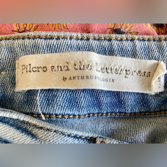 ANTHROPOLOGIE Light denim, distressed. high-rise Pilcro jeans. Size 28 - Picture 8 of 10